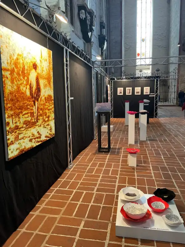 Ausstellung im Kirchenschiff